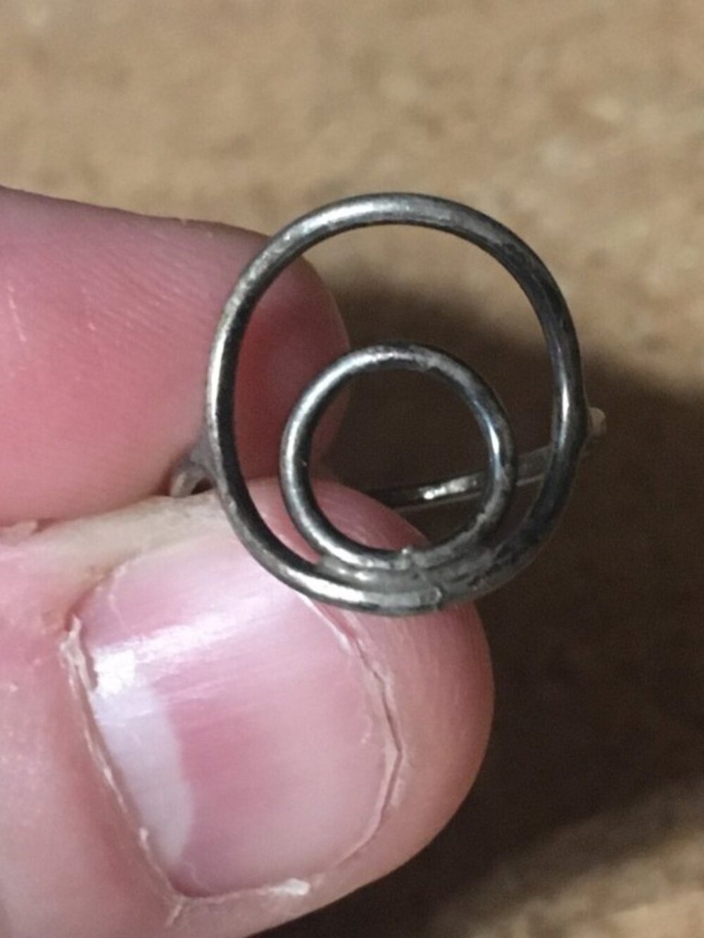 SILVER WIRE SHAPED LIKE AN EYE RING SIZE 5